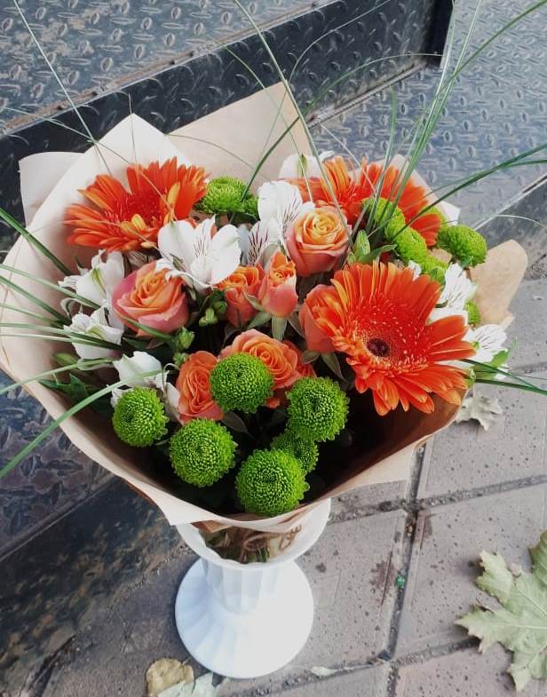 Букет цветов из: Герберы, Хризантемы, Альстромерии и Розы в Локне