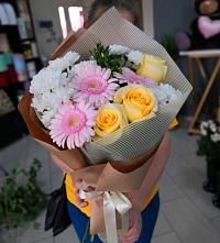 Букет цветов из:  Герберы, Розы и Хризантемы в Локне