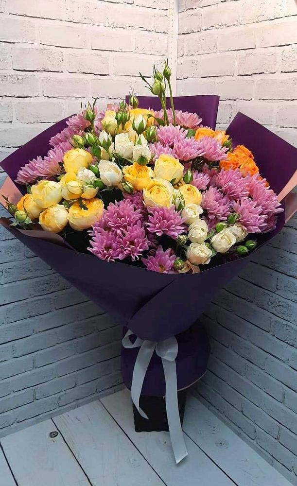 Букет цветов из: Хризантемы и Розы в Локне