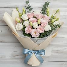 Букет цветов из:  Лизиантусы в Локне