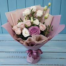 Букет цветов из:  Розы и Лизиантусы #REPLACE_PRED# Локне