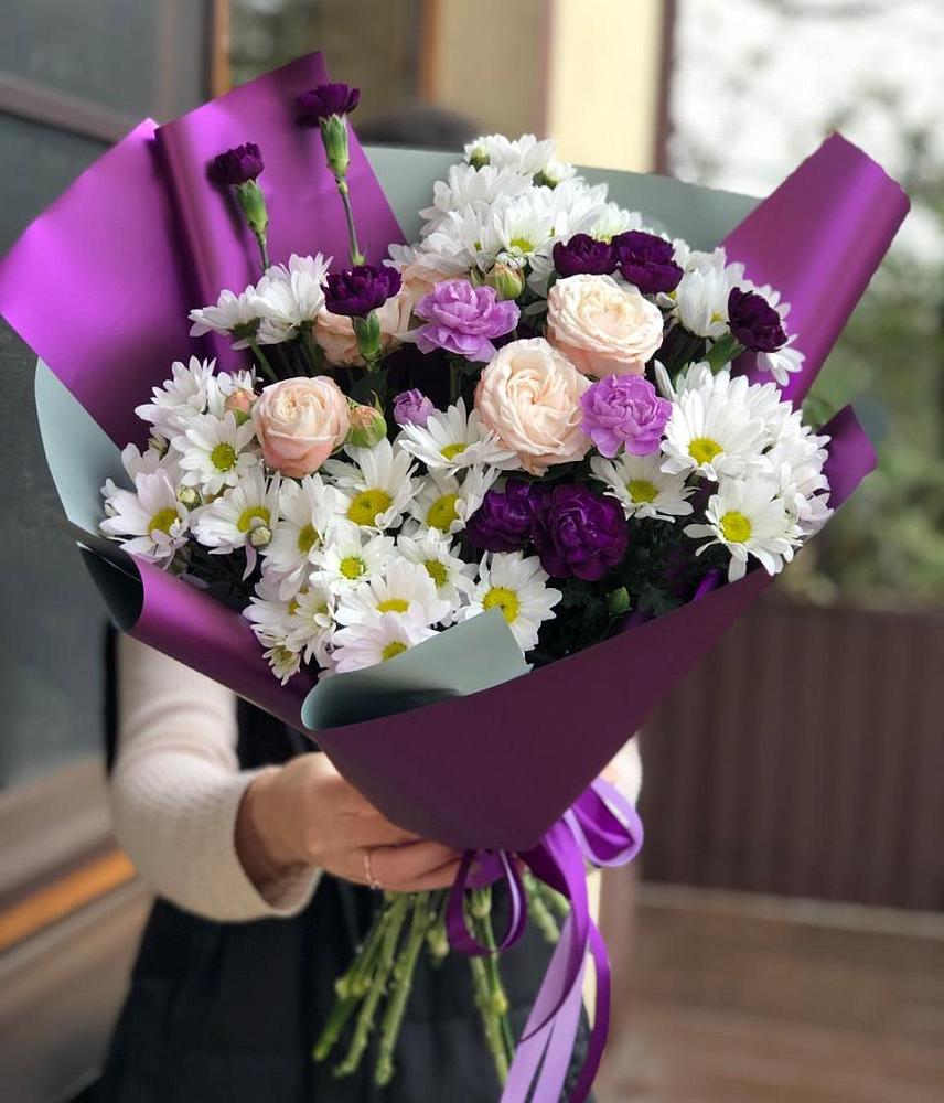 Букет цветов из: Хризантемы, Гвоздики и Розы в Локне