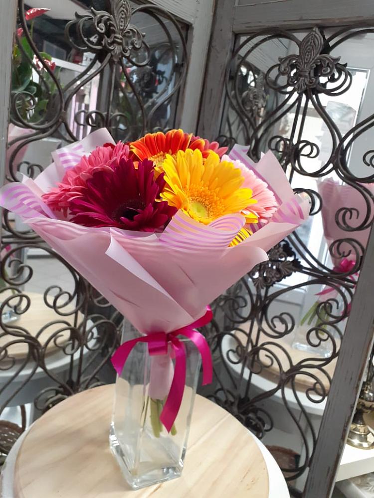 Букет цветов из: Герберы в Локне