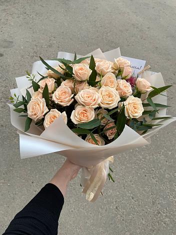 Букет Кремовые розы Латте в Локне