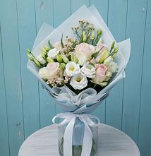 Букет цветов из:  Розы и Лизиантусы в Локне