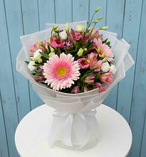 Букет цветов из:  Герберы, Альстромерии и Лизиантусы в Локне