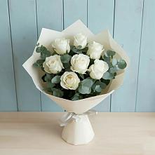 Букет Белые розы в Эвкалипте в Локне
