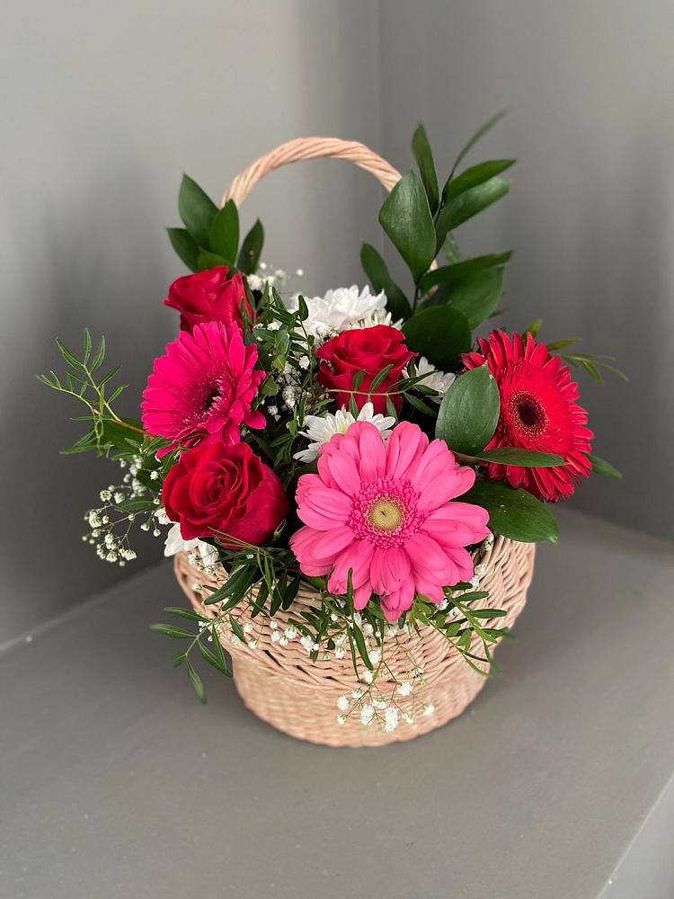 Цветочная композиция из Розы, Хризантемы и Герберы в корзине в Локне