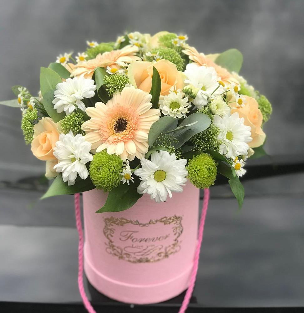 Цветочная композиция из Розы, Герберы и Хризантемы в шляпной коробке в Локне