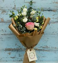 Букет цветов из:  Розы и Лизиантусы #REPLACE_PRED# Локне