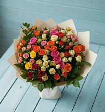 Букет Микс из разноцветных кустовых роз в Локне