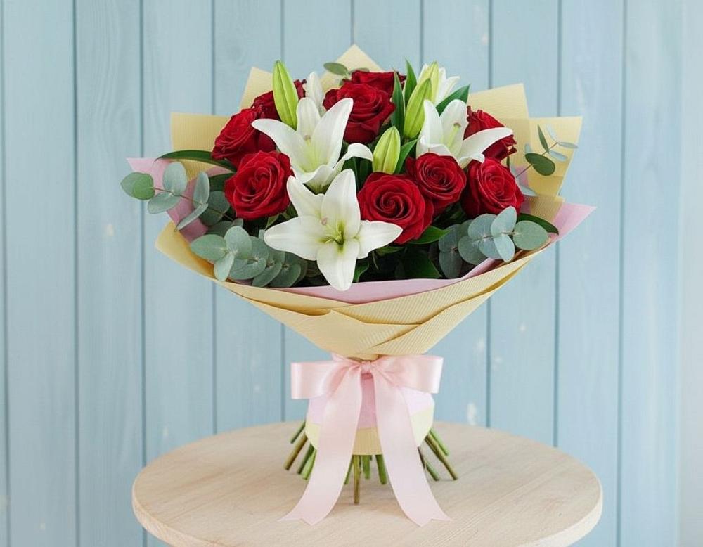 Букет цветов из: Лилии и Розы в Локне